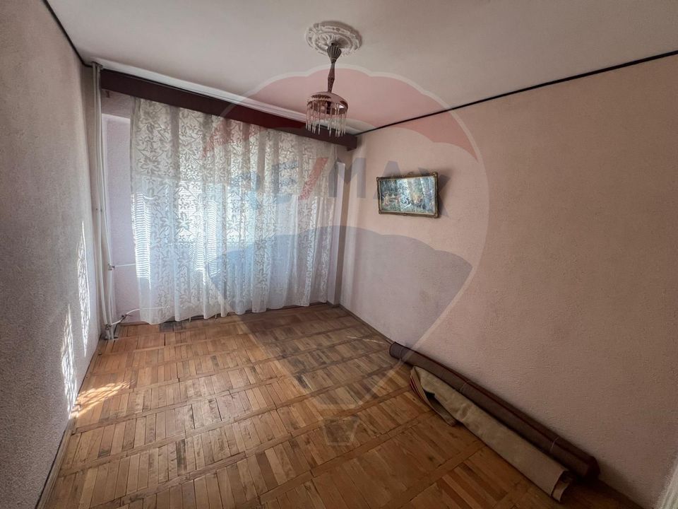 Apartament 3 camere în zona Pompieri