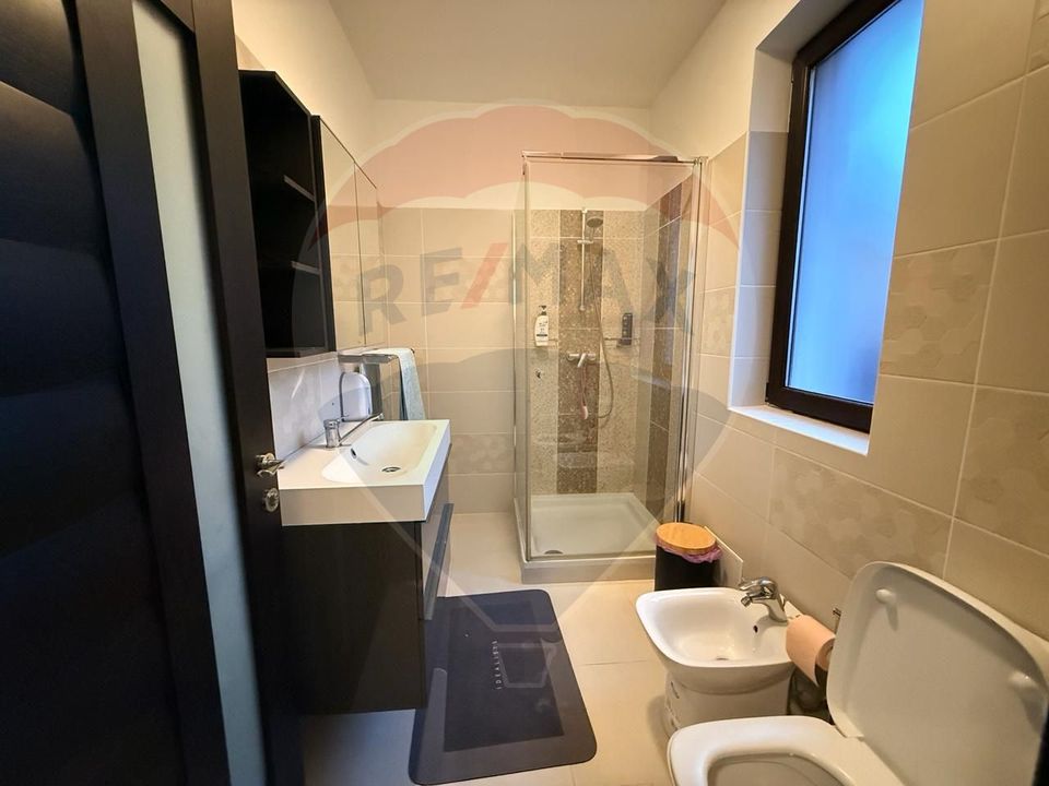 Casă / Vilă cu 4 camere de vânzare in Sanpetru