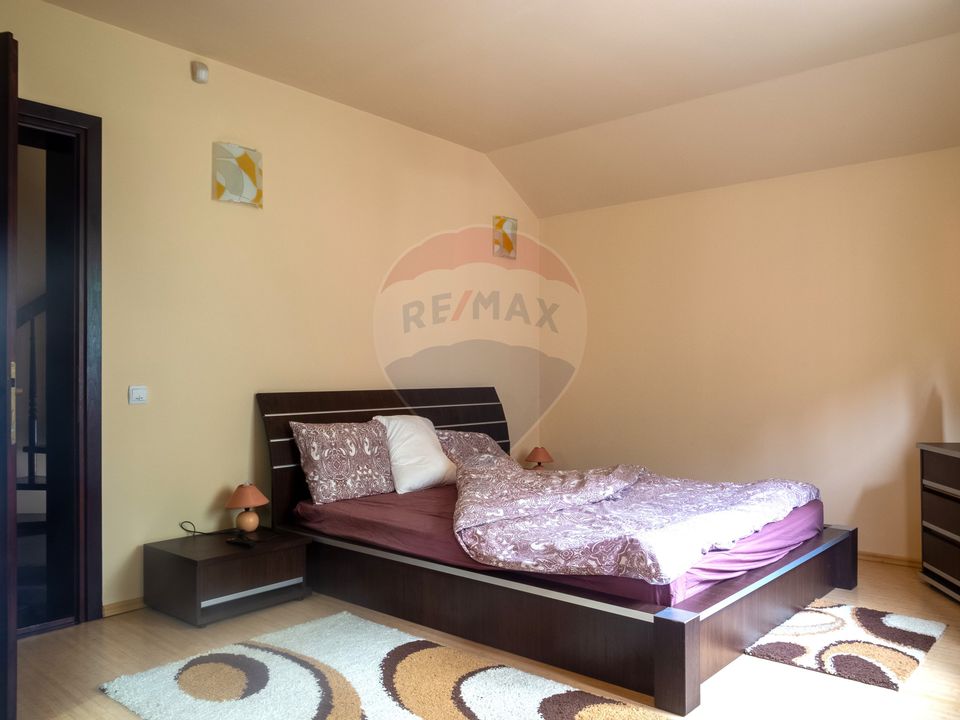 Casă / Vila cu 6 camere de vânzare în Predeal