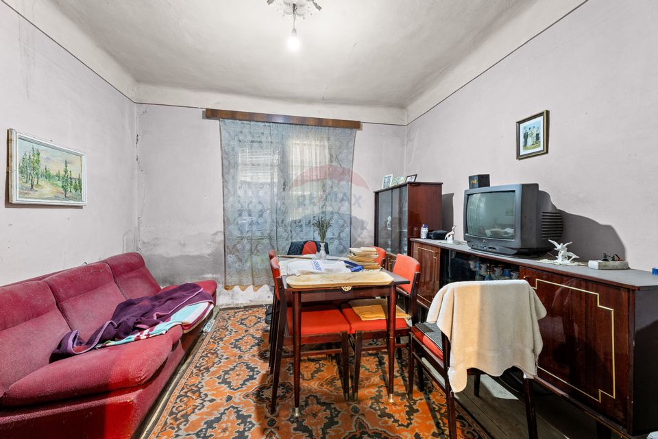 Casa cu teren 454 mp - oportunitate in Bujac