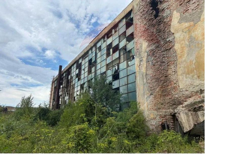 3,990sq.m Industrial Space for sale, Exterior Vest area