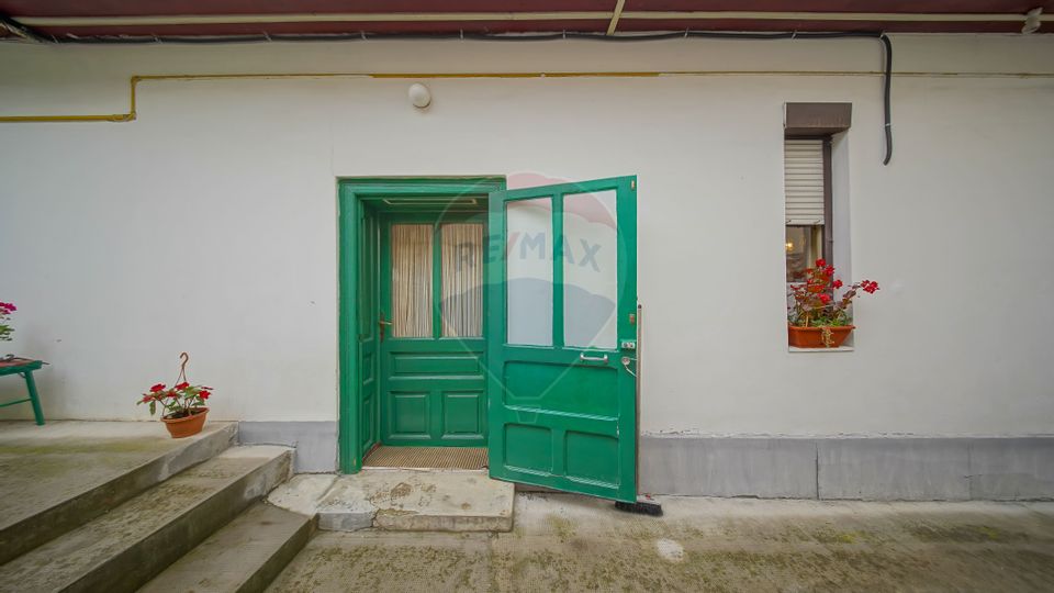 Casă / Vilă cu 5 camere de vânzare în zona Schei, Cotun 9