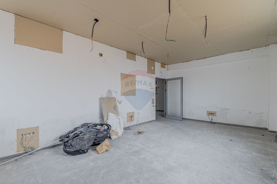 Cladire de 902 mp utili de vânzare, zona Grivitei - DN 13, COMISION 0