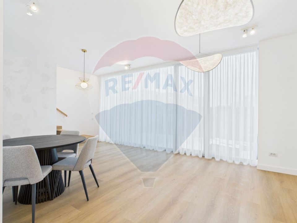 Vila luminoasa cu 4 camere si panouri solare in Amber FOREST Tunari