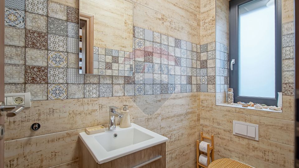 Casă premium cu 270 mp utili, 7 camere ,curte generoasă în Bartolomeu