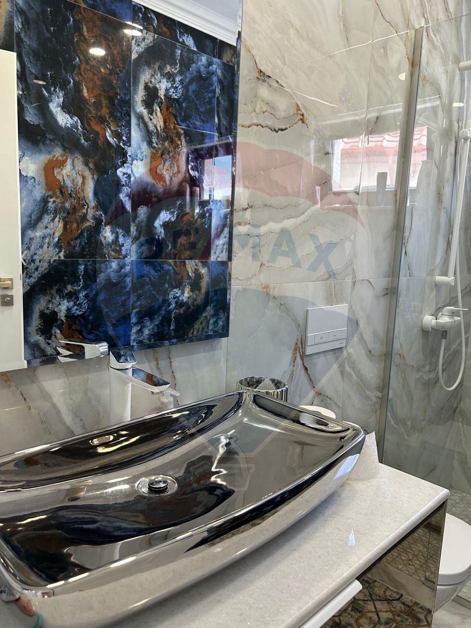 6 room House / Villa for sale