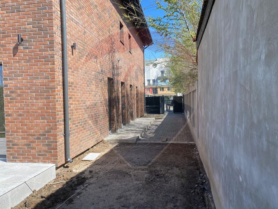 DE VANZARE Vila tip Quadruplex OTOPENI