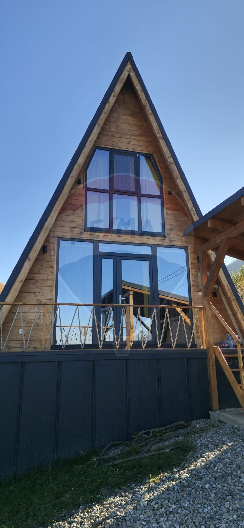 Proprietate Specială în Gura Râului, Sibiu – Două Cabane A-Frame