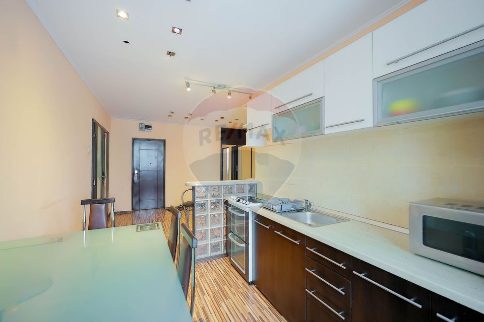 De vânzare apartament  cu 3 camere în zona Nufărul