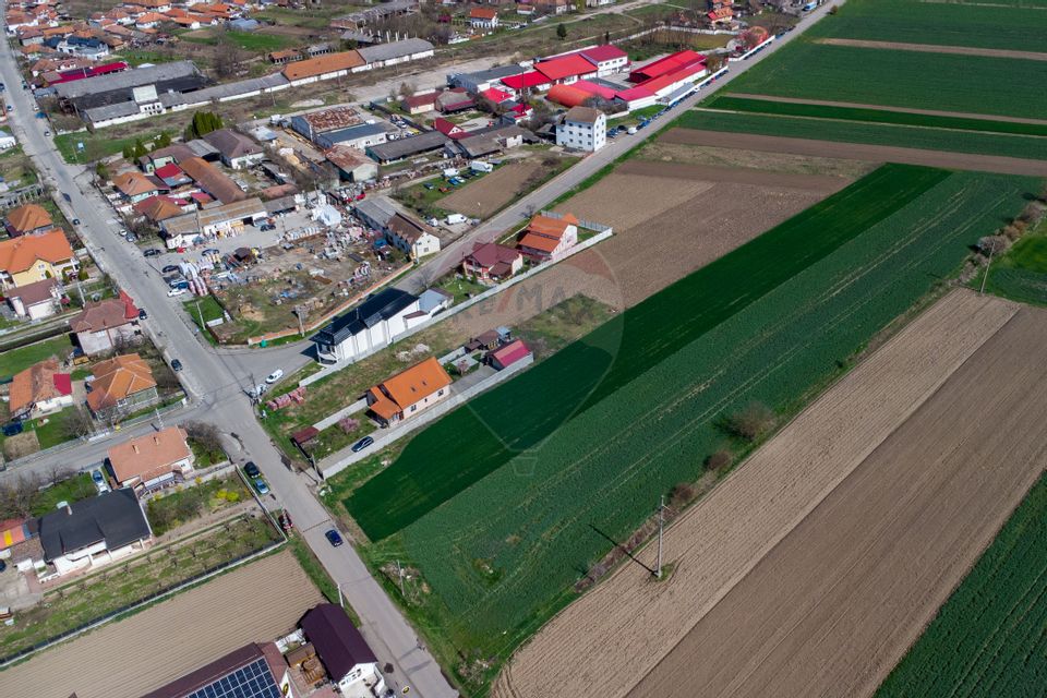 Land 5,557sqm Hateg / Strada Raul Mare