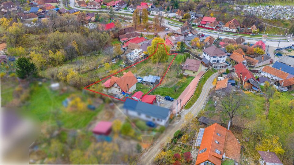 Casă / Vilă cu 6 camere de vânzare in Tarlungeni