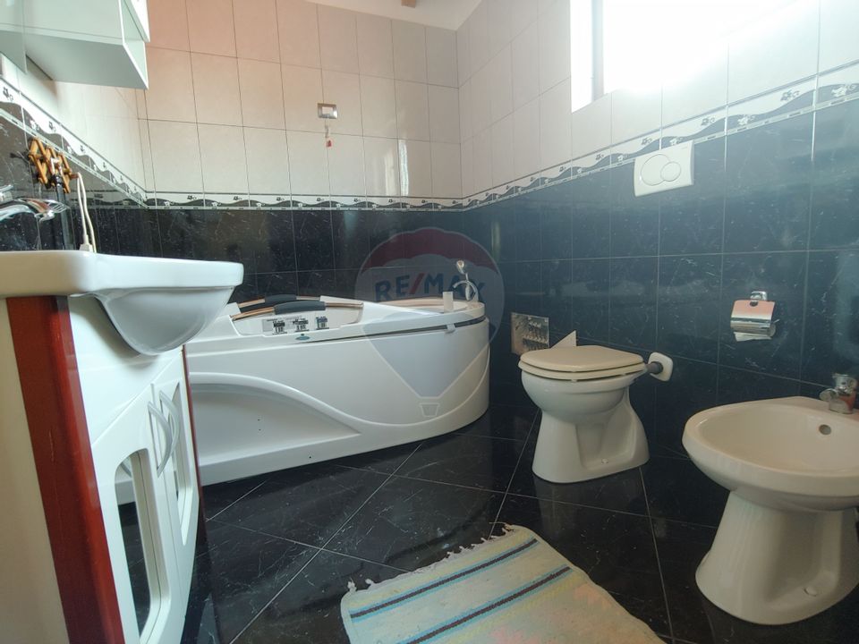 Casă / Vilă de lux cu 5 camere de vânzare în Vadu Moldovei, Suceava