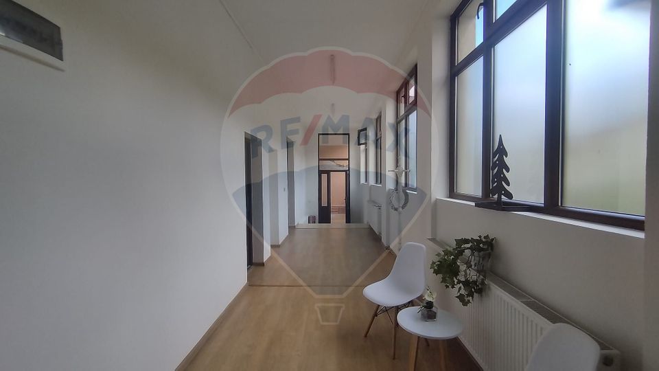 17sq.m Commercial Space for rent, Central area