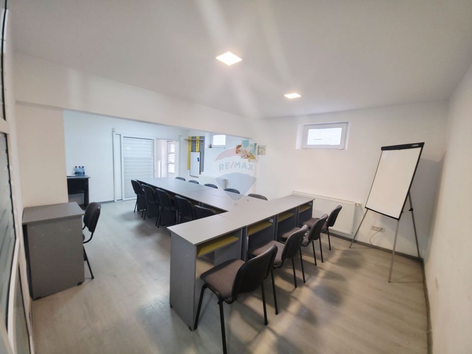 68sq.m Commercial Space, Central area