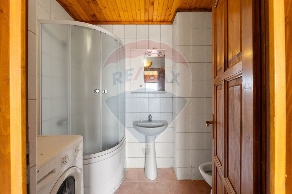 Apartament de închiriat la casă, cu 3 camere – zona Nord-Est, Șofronea