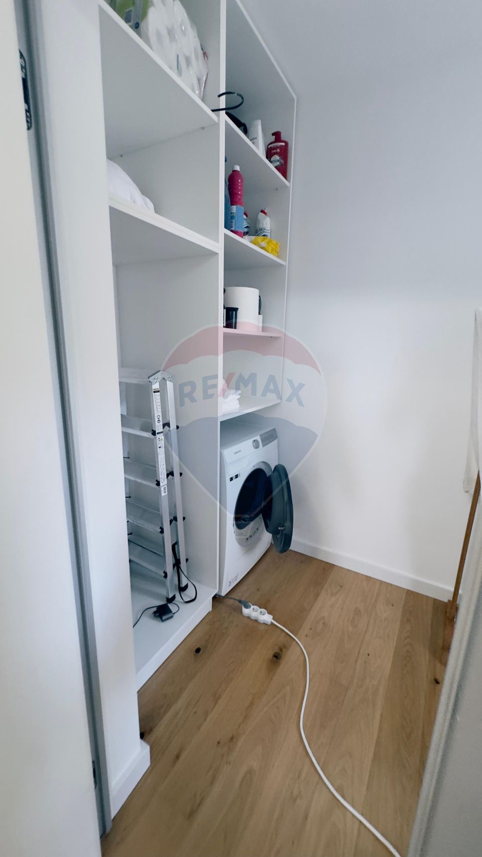 Proprietate premium în Filiași, locuință de lux cu spații comerciale