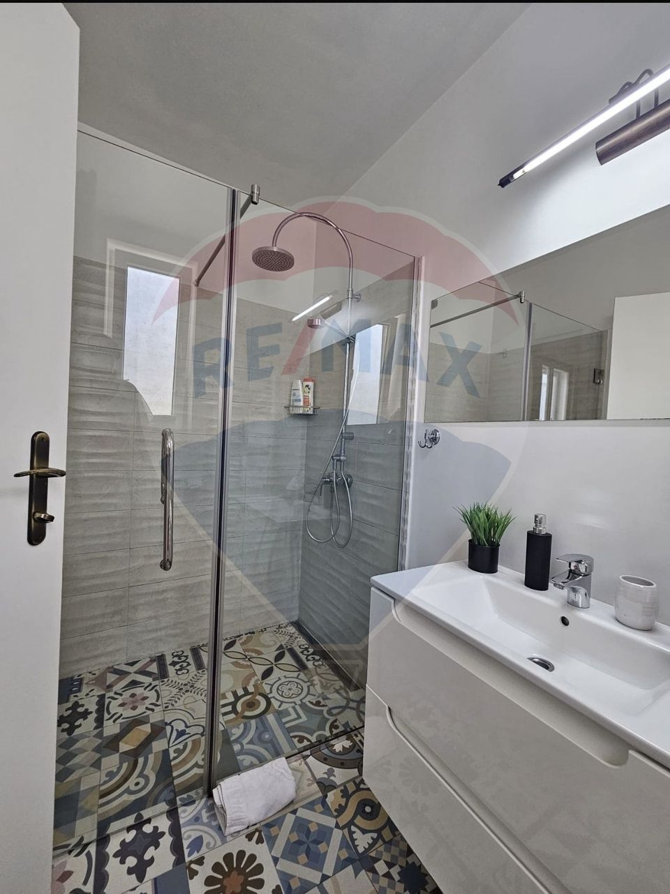 Apartament cu 3 camere de vânzare pe Str.Tribunei