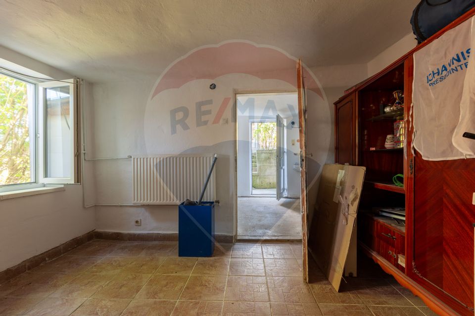 3 room House / Villa for sale, Est area