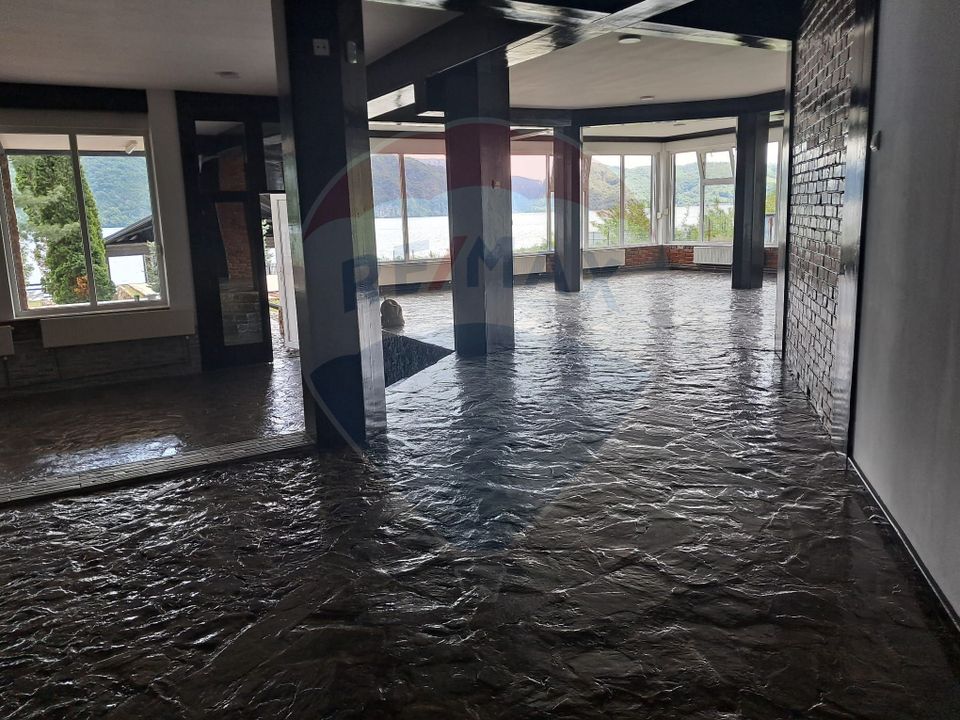 16 room Hotel / Pension for sale