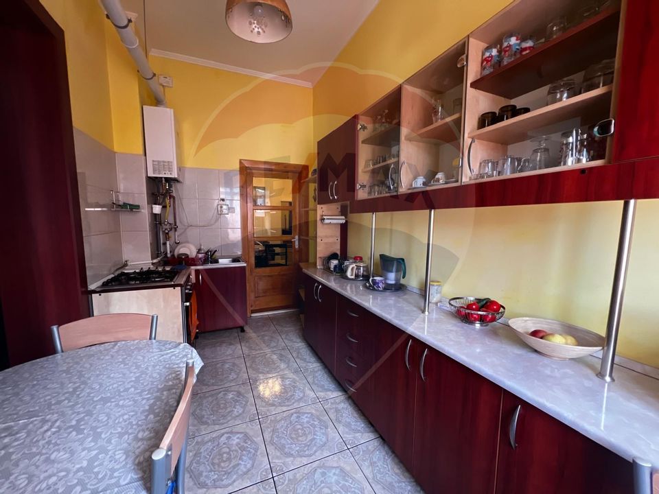3 room Apartment for sale, Podgoria area