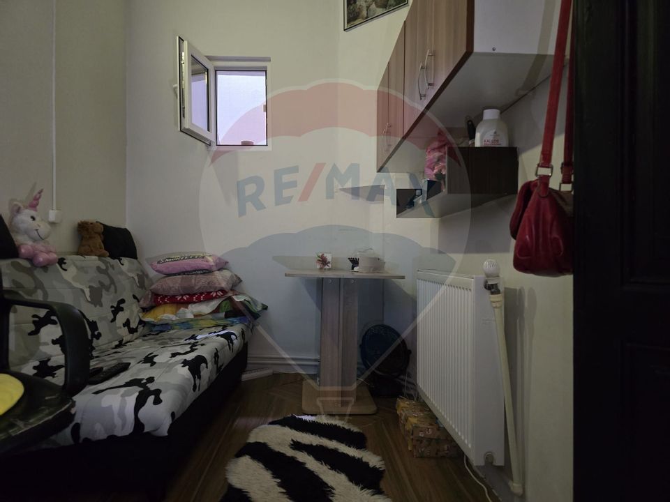 Apartament cu 3 camere de vânzare în zona Central