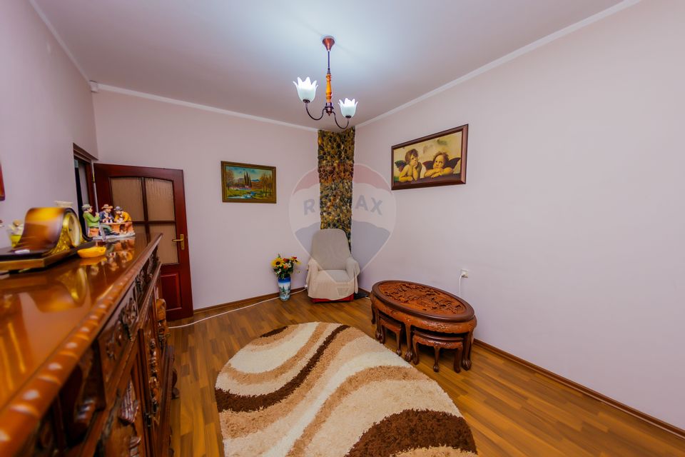 10 room House / Villa for sale, Grivitei area