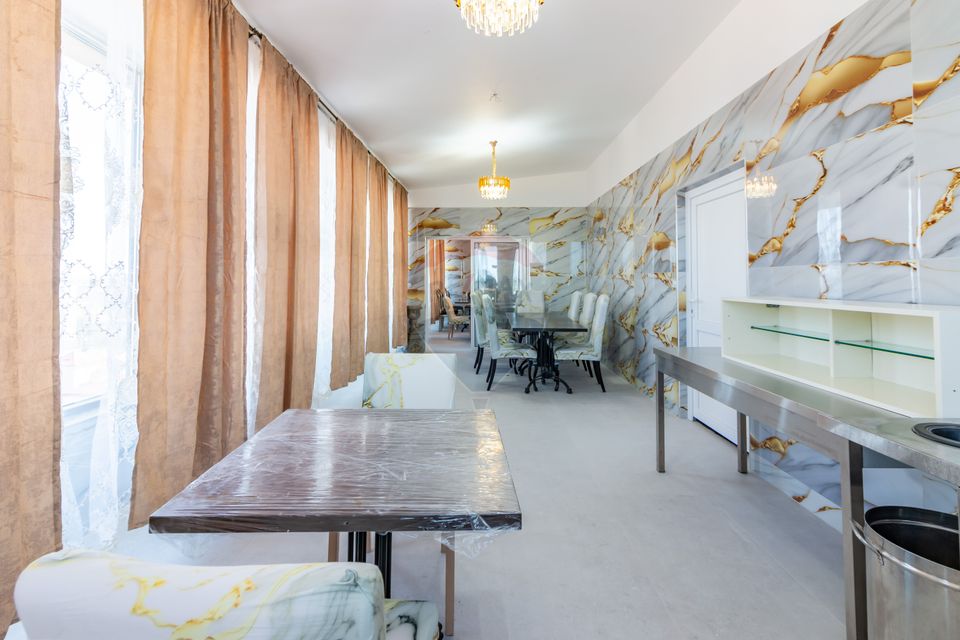 Investment building: polyclinic, senior living & catering-Giulesti