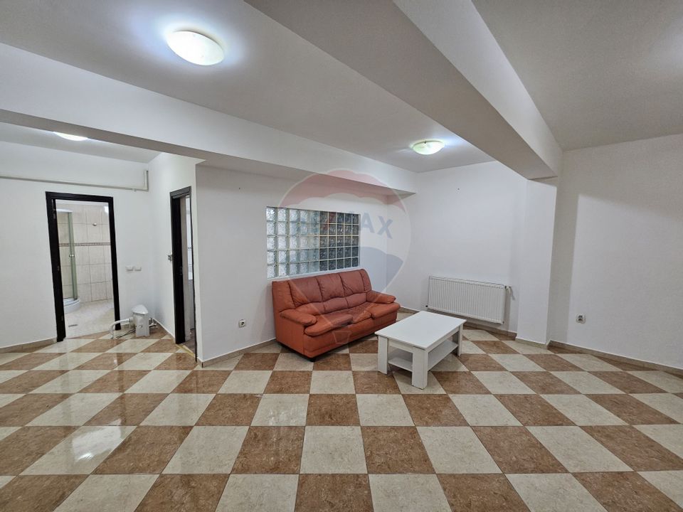 Apartament cu 2 camere de vânzare - bloc 2016 -curte privata inchisa!