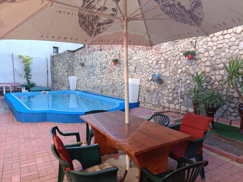 Casă cu piscină de vânzare în zona Piața Centrală Galați