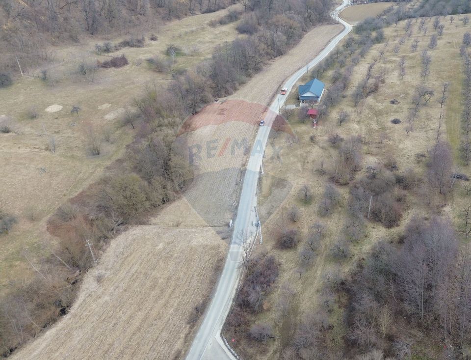 Teren intravilan de vanzare in Groși