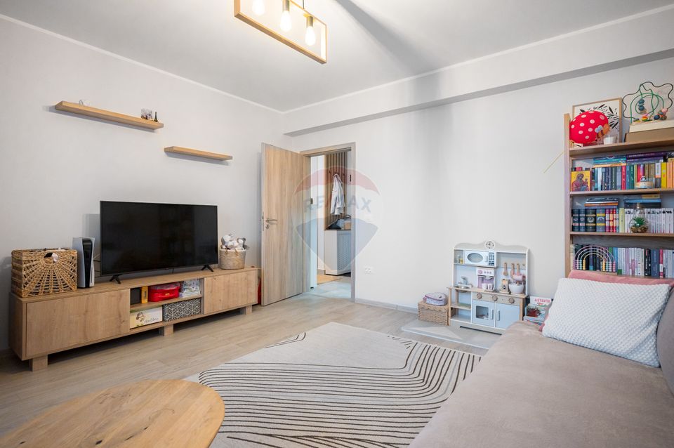 Apartament cu 2 camere,  2 băi și parcare subterană în Tractorul