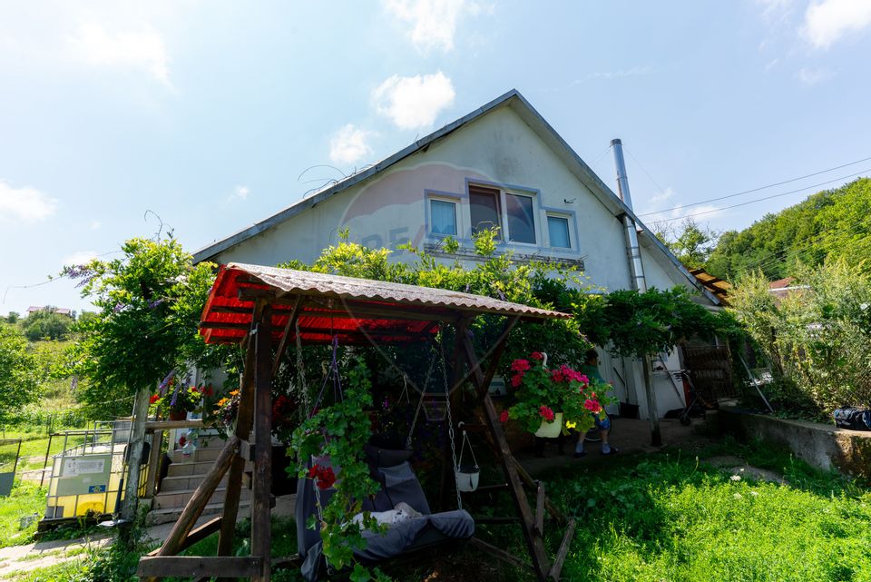 Casă / Vilă cu 10 camere amplasate in 2 corpuri de cladire de vanzare