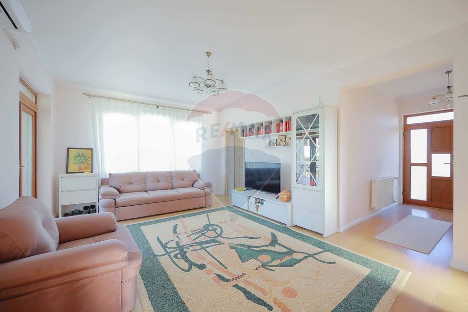 5 room House / Villa for sale