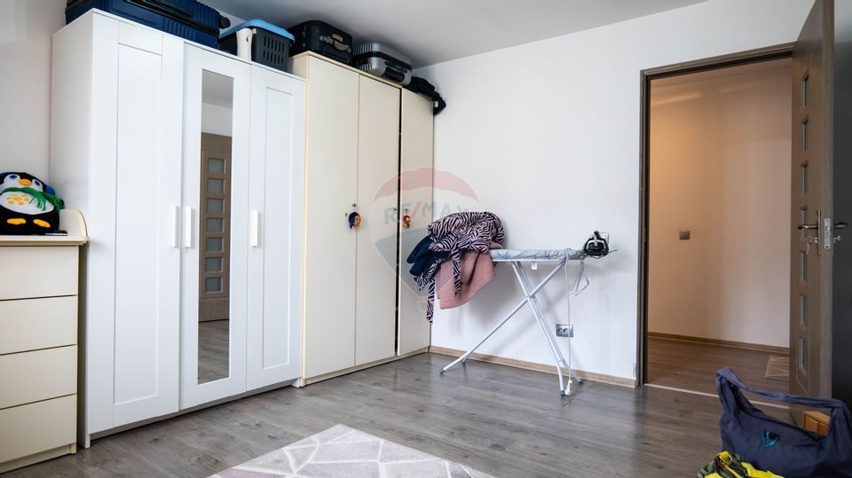 4 room House / Villa for sale, Exterior Est area