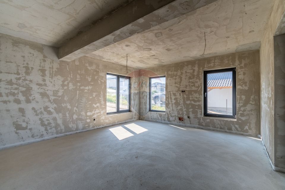 4 room House / Villa for sale