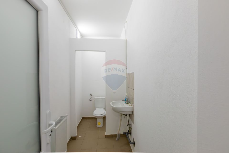 Hală 1.000 mp + curte 3.200 mp + CASĂ 160 mp BONUS | Acces TIR | Bacău