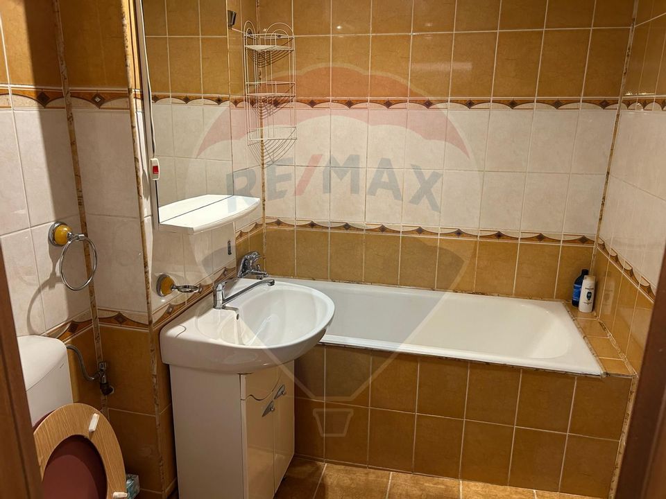 Apartament cu 3 camere decomandate de inchiriat pe Calea Floresti