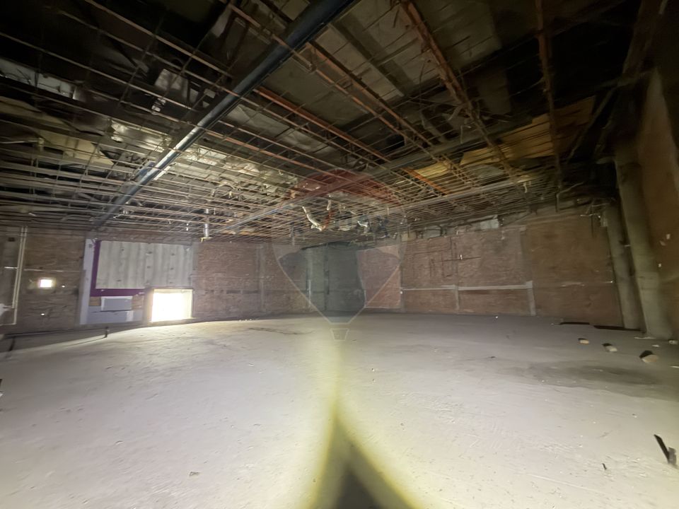 DE VANZARE Spațiu comercial de + 700 mp - et 1 -  Dacia - Constanța