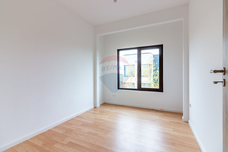 Casă / Vilă cu 5 camere de vânzare Tunari, Dimieni