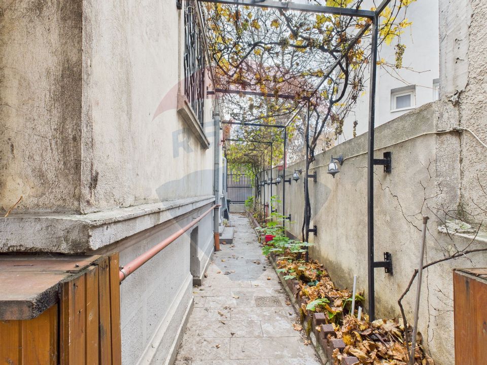 Vila S+P+2+M, 15 camere, ideala pentru investitie - Ștefan cel Mare