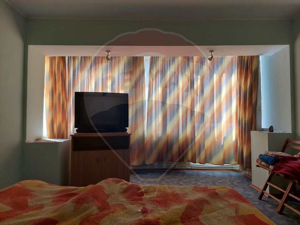 Apartament 3 camere decomantdate Slanic Moldova