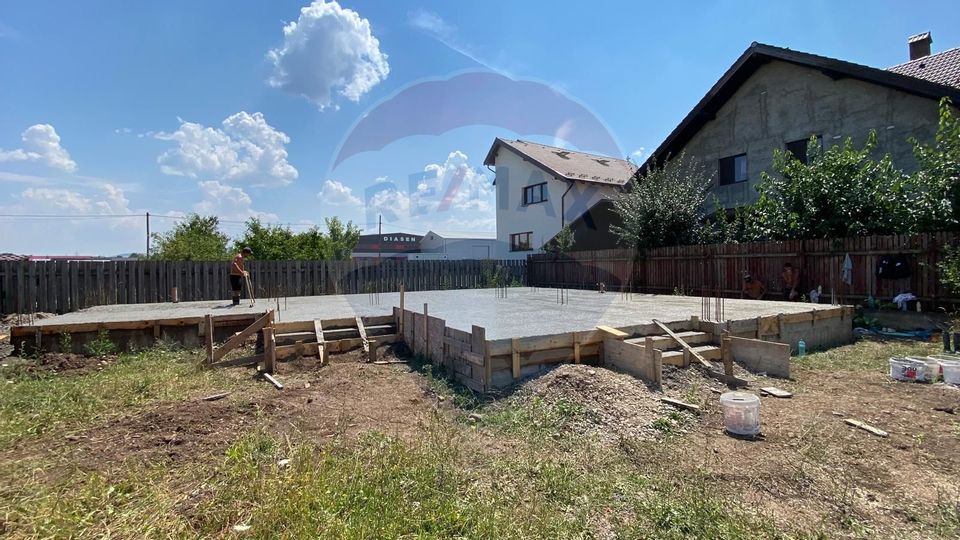 Teren Sacele- zona Kaufland, 500mp, cu proiect, AC, fundatie 150mp