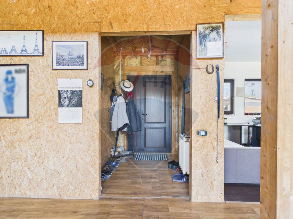 Vila Impunatoare multi-generationala cu Turnulet si Arhitectura Unica