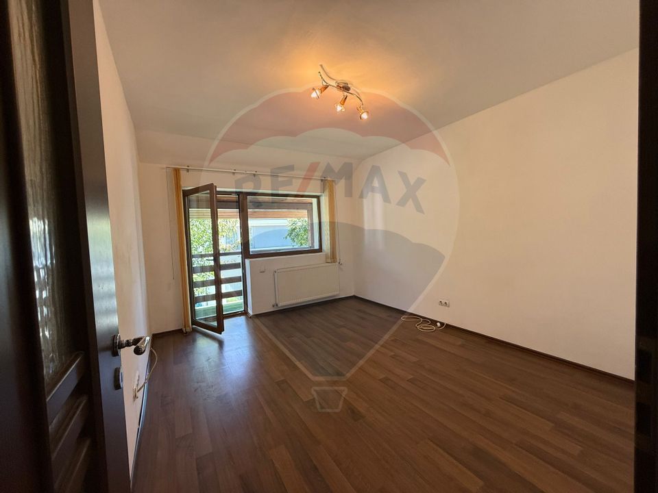 5 room House / Villa for sale