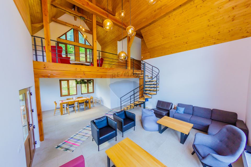 8 room House / Villa for sale