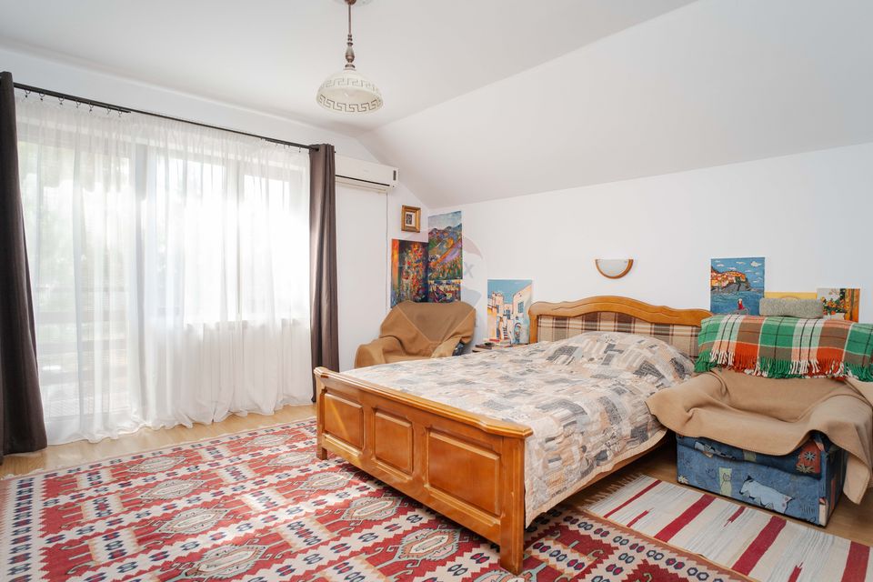 Casă cu Piscină de Vânzare, 500mp Teren, Str. Victoriei-Valea Lupului