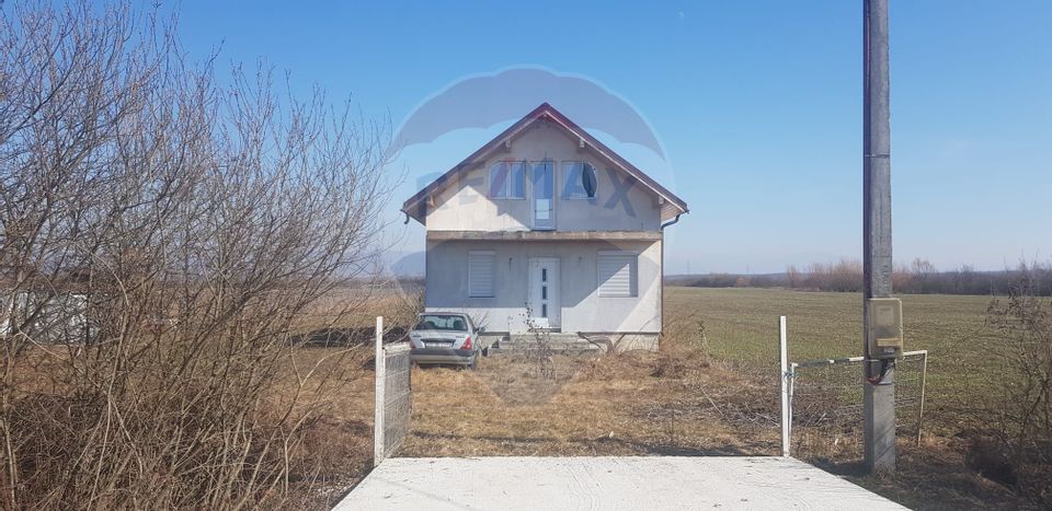 4 room House / Villa for sale