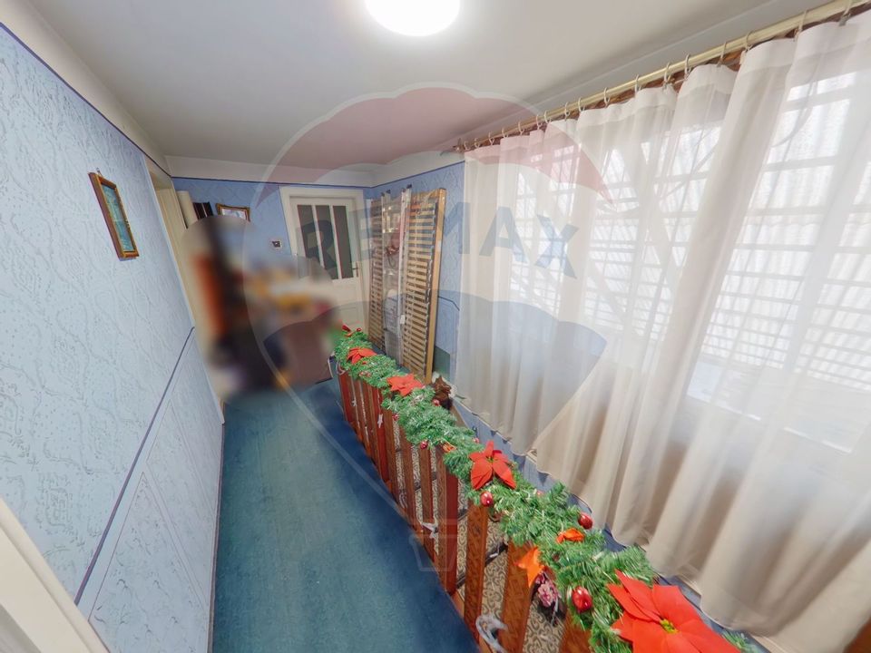 6 room House / Villa for sale, Vest area