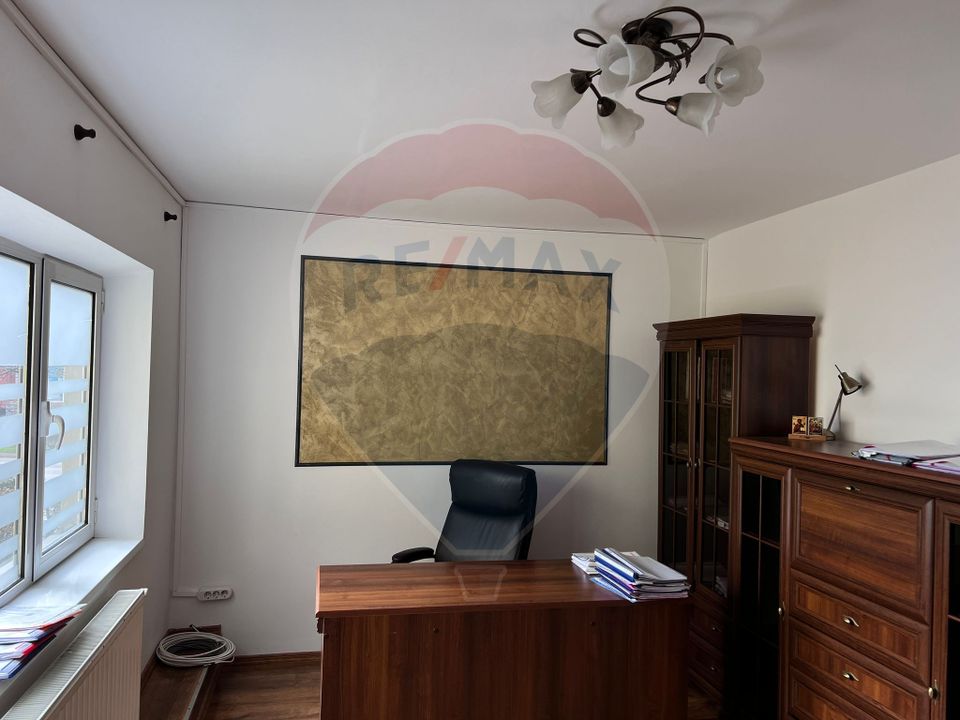 100sq.m Commercial Space for rent, Republicii area