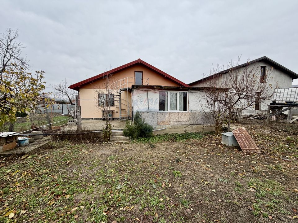 Casă / Vilă cu 4 camere Vanatori